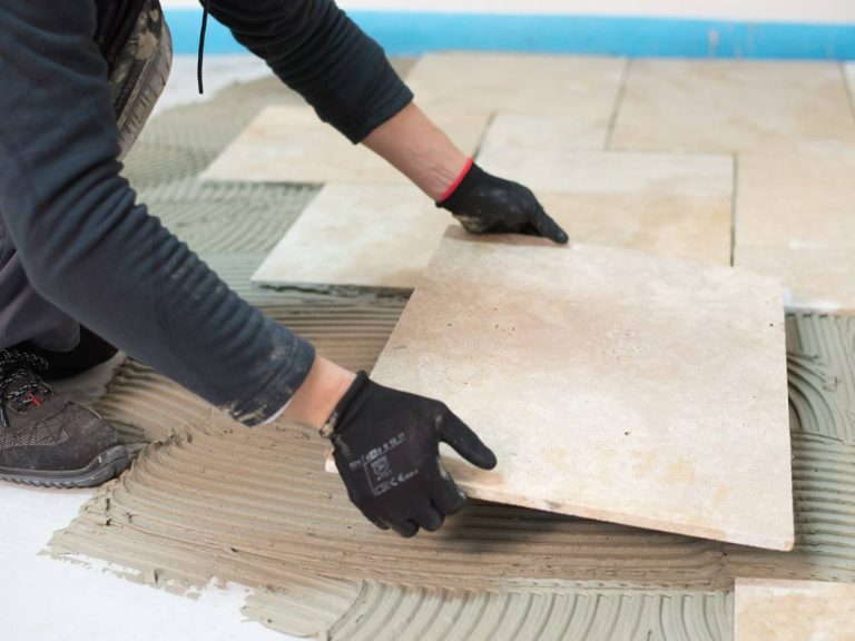 Comment poser du carrelage sur du carrelage existant