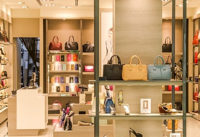 remplacer la vitrine de son commerce
